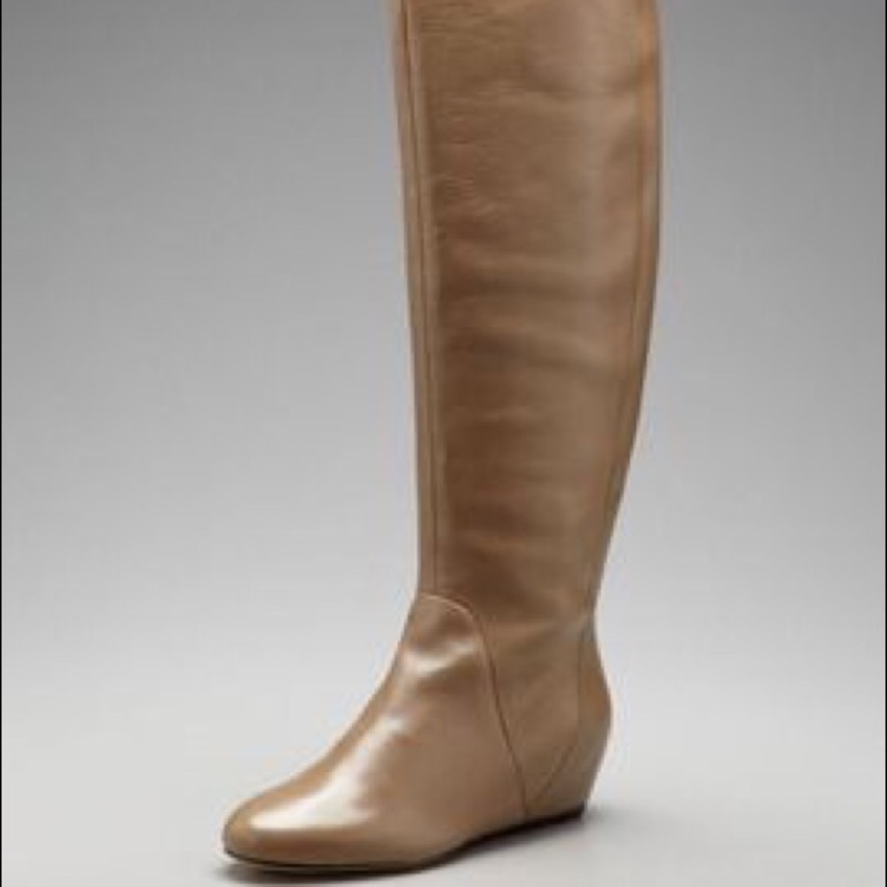 Tan beige Dolce Vita Daphne boots 8